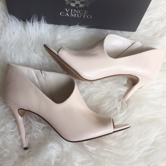 vince camuto careeta pump